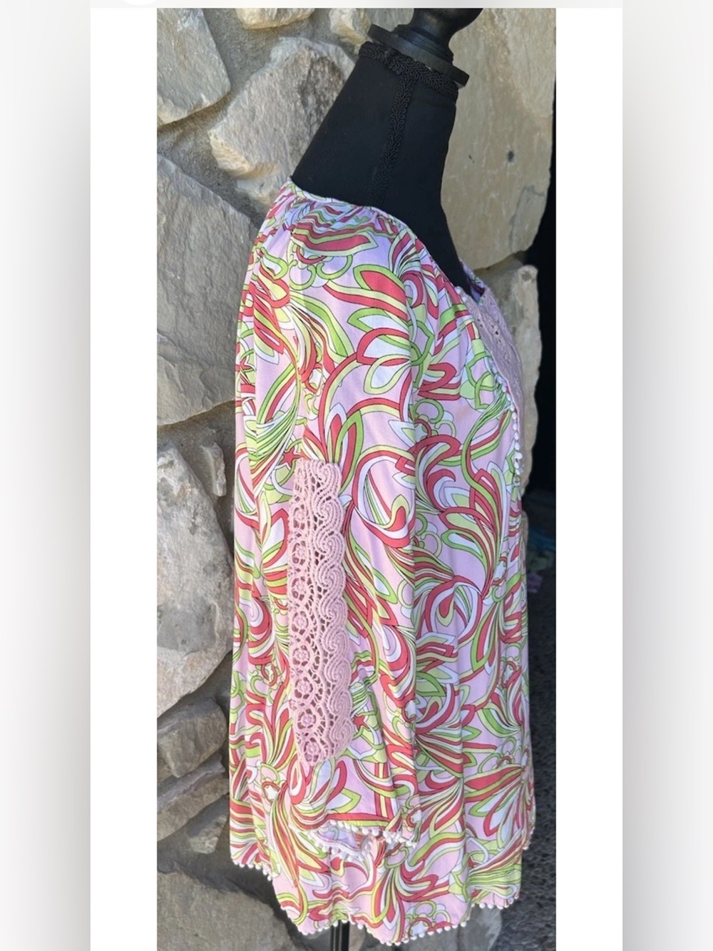 Crown & Ivy Tunic Top Size Medium Pink Green Floral Crochet Trim Ball Fringe - Picture 3 of 11